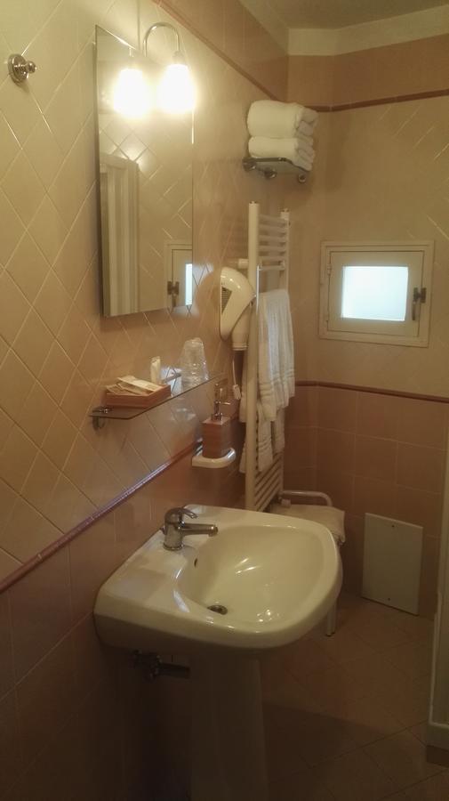 Domus Angela B&B Трані Екстер'єр фото