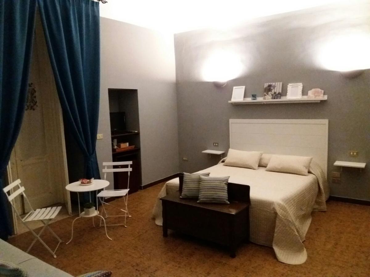 Domus Angela B&B Трані Екстер'єр фото