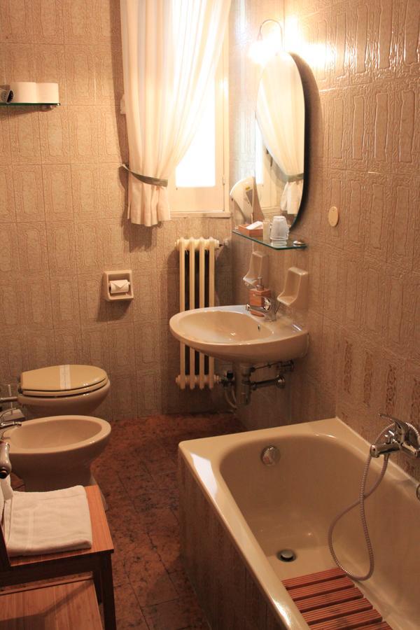 Domus Angela B&B Трані Екстер'єр фото